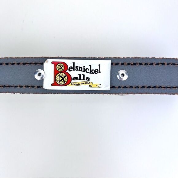 Belsnickel Bells’ 3-Bell Leather Strap with Snowflake Charm Gray - Picture 4 of 5